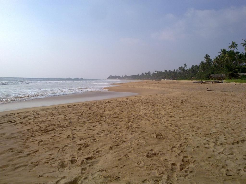 Sea Front Hikkaduwa Hotell Exteriör bild