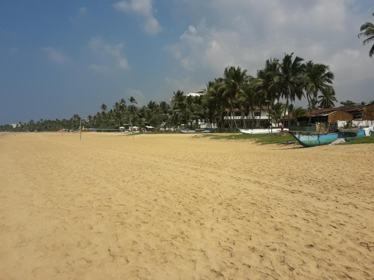 Sea Front Hikkaduwa Hotell Exteriör bild